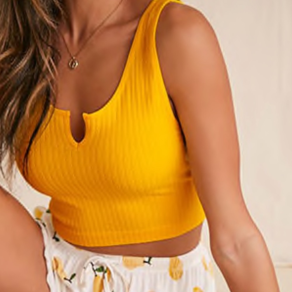 NWT Seamless split neck crop top
